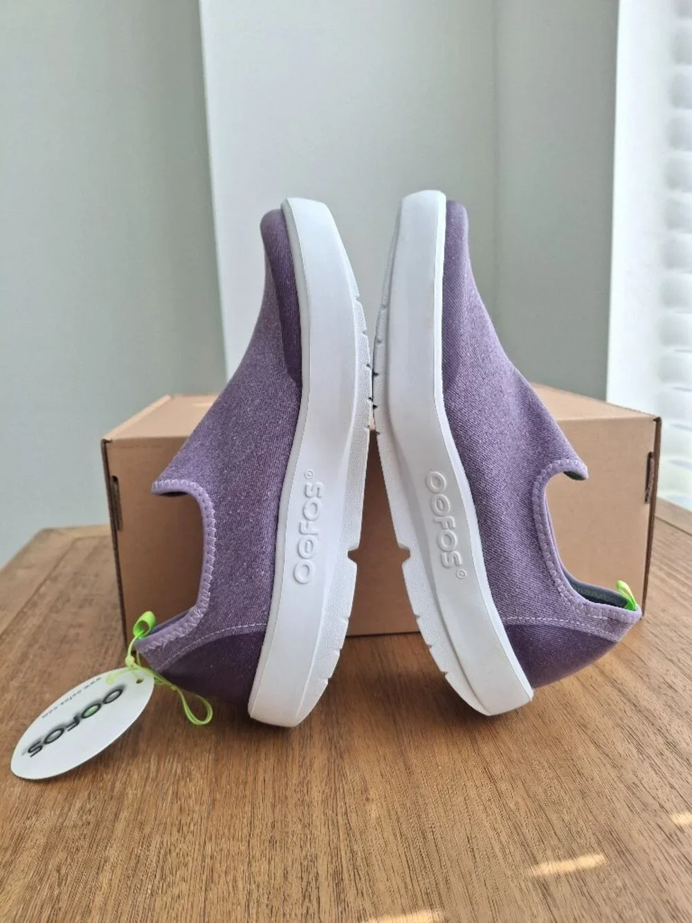(New) OOFOS – OOmg eeZee Low Recovery Shoes (Purple Wash) – Women's 6